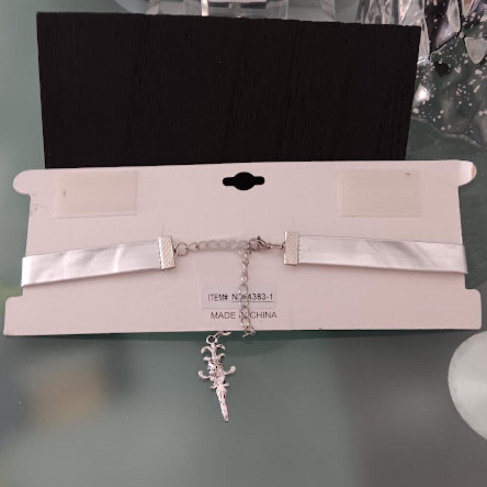 NOIR JEWELRY Goth Vampire Ornate Silver Blood Red/Black Crystals Choker Necklace - Picture 4 of 4